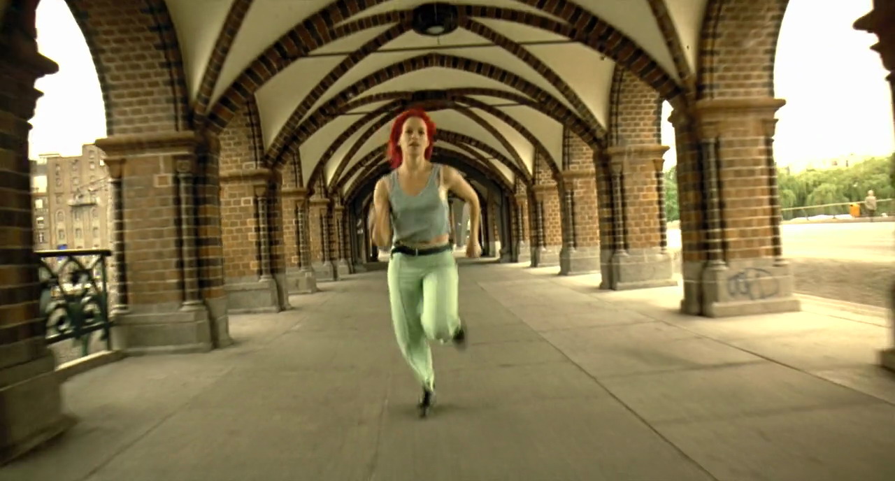 Бег в никуда книга. Lola rennt. Franka potente Run Lola Run.